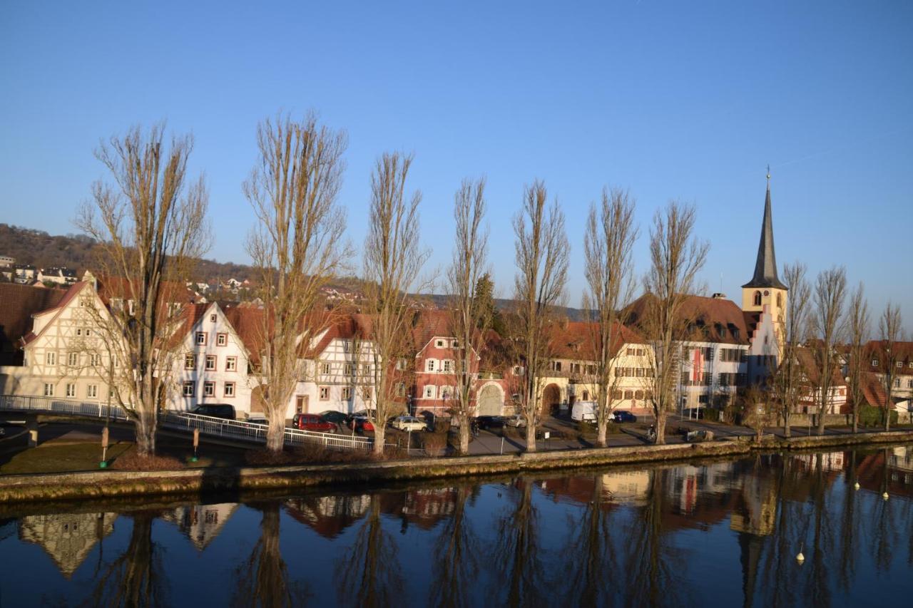 ホテル Maindrei - Schlafen Am Fluss Margetshöchheim エクステリア 写真