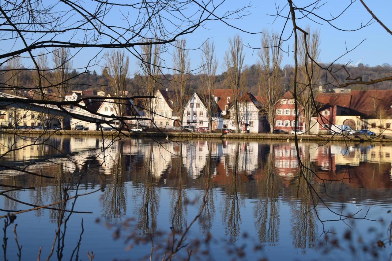 ホテル Maindrei - Schlafen Am Fluss Margetshöchheim エクステリア 写真